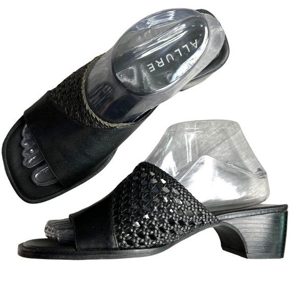 VINTAGE 90s Black Leather Block Heel Slides Sandals Made in Brazil Size 7 1/2 - Picture 1 of 8